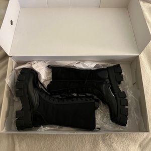 Marc Fisher Hayes lace up boots